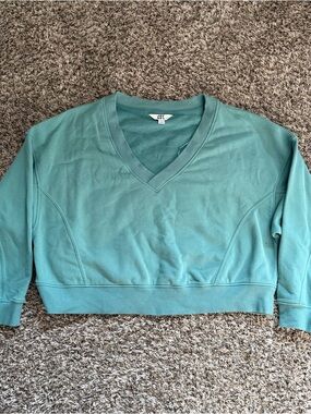 Joy Lab V-Neck Cropped Sweatshirt Women’s Size Large